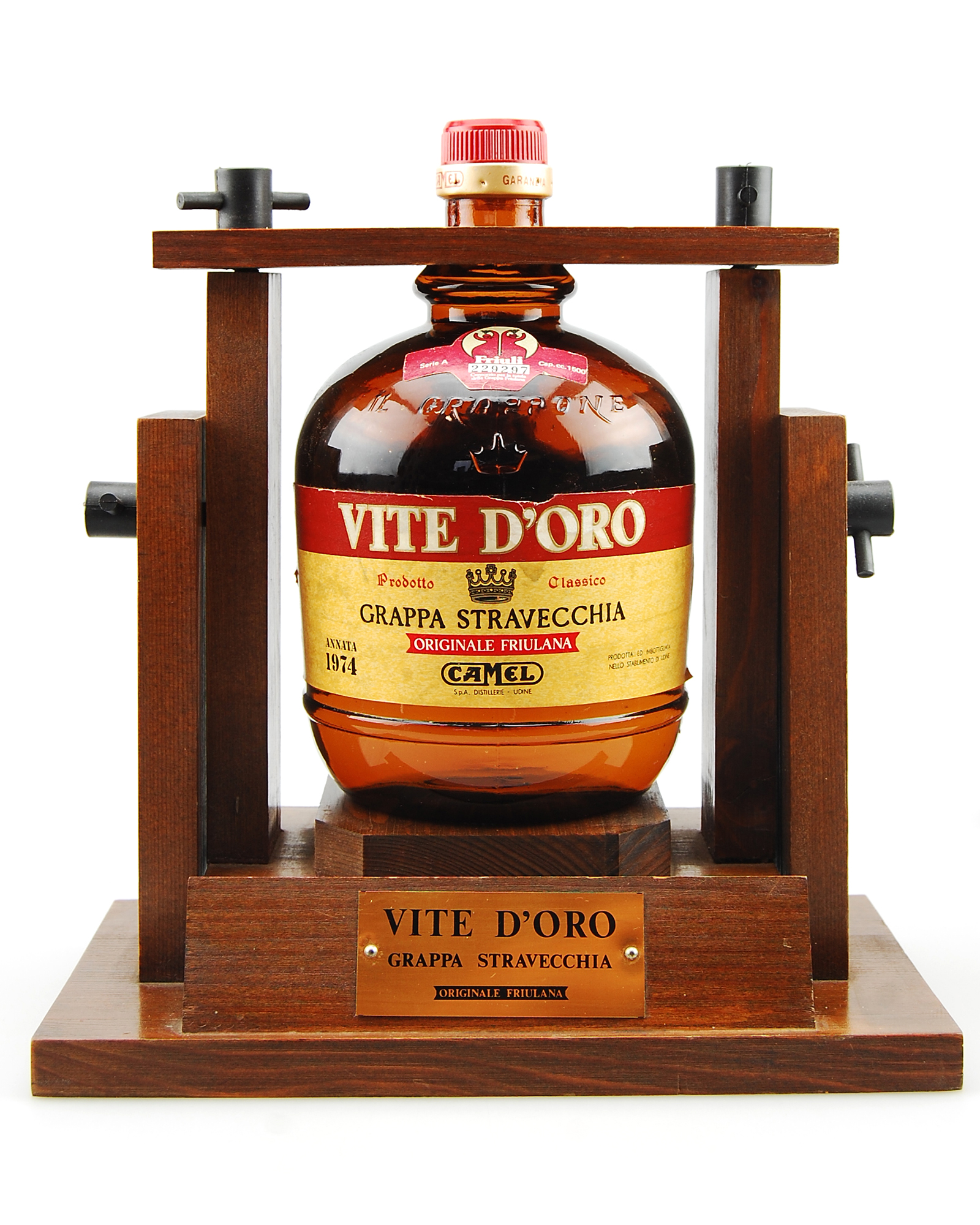 Grappa 1974 Vite d'Ora Camel Stravecchia mit Ausgießer
